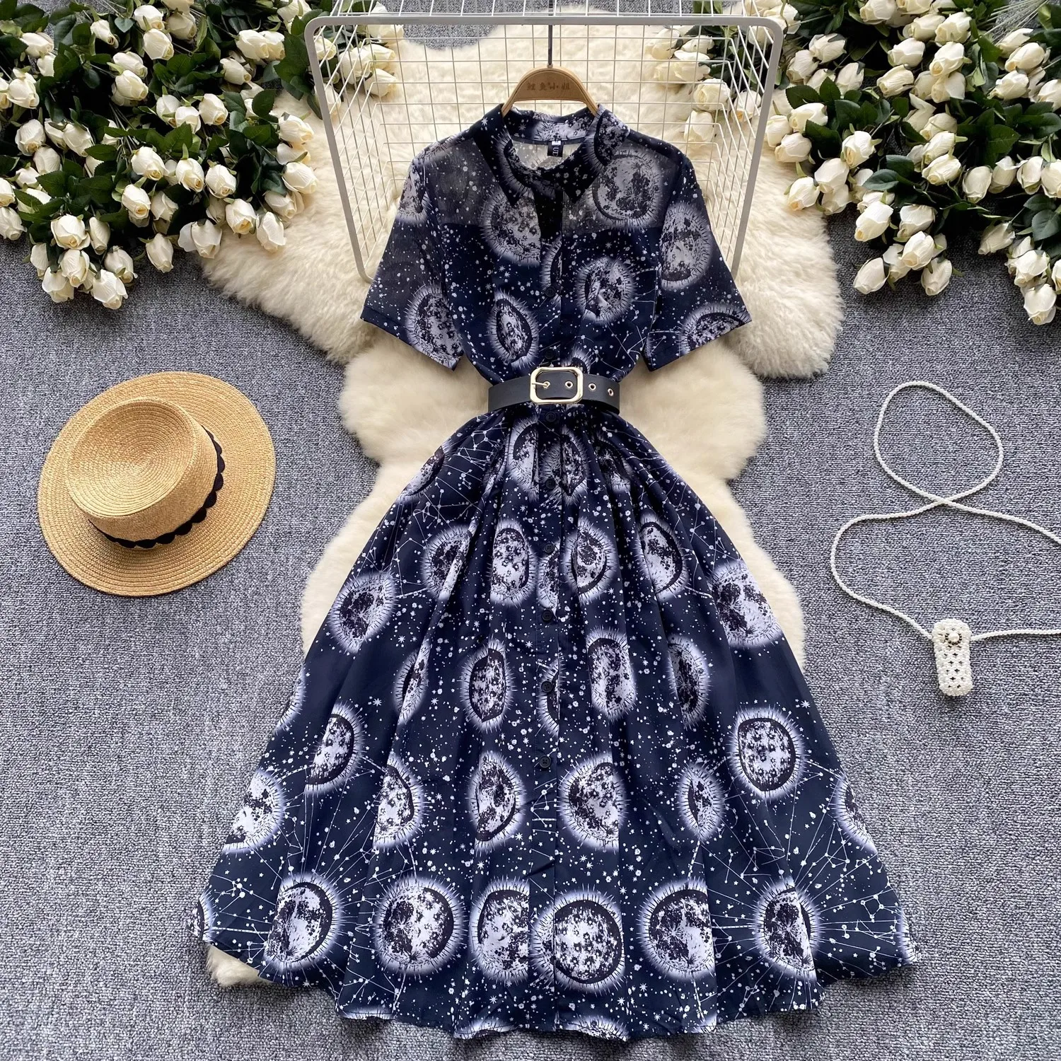 ชุดเดรสแฟชั่นสำหรับสตรีพิมพ์ลายหมึกพิมพ์ลายดอกไม้บนรันเวย์เสื้อแขนสั้นคอเสื้อเข็มขัดวินเทจสำหรับปาร์ตี้วันหยุดฤดูร้อน2024