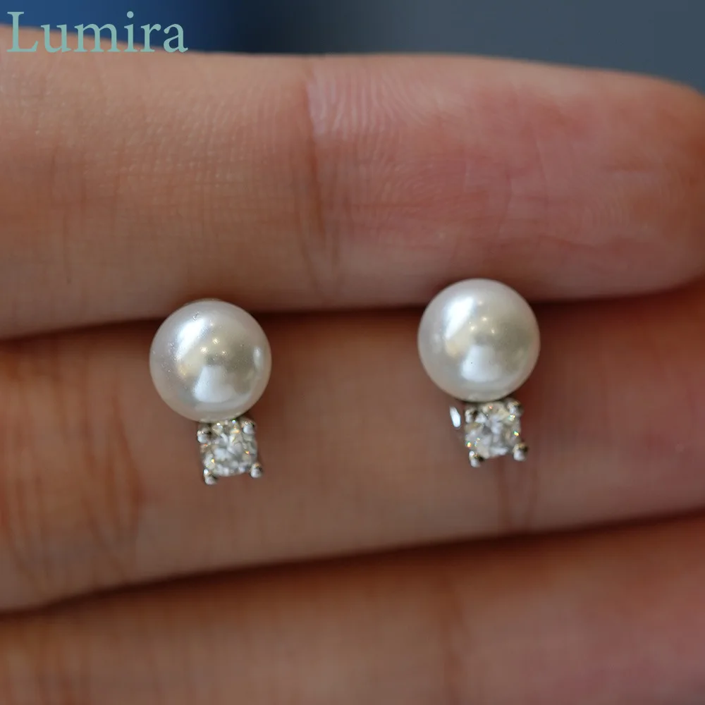 

Lumia Luxury Minimalist Natural Freshwater Pearl Platinum PT950 Stud Earrings Moissanite Classic Four-Prong Stud Earrings Gifts