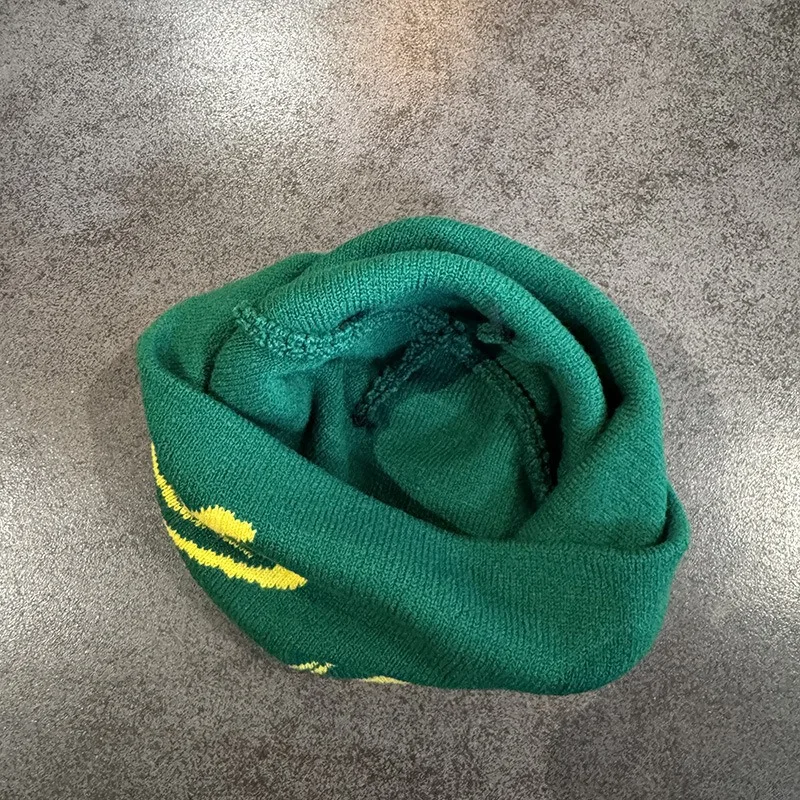 Tree Frog Print Beanie Men Women, Stretchy Knit Skull Cap for Outdoor Sports, Casual Streetwear, Unisex Cuffed Winter Hat