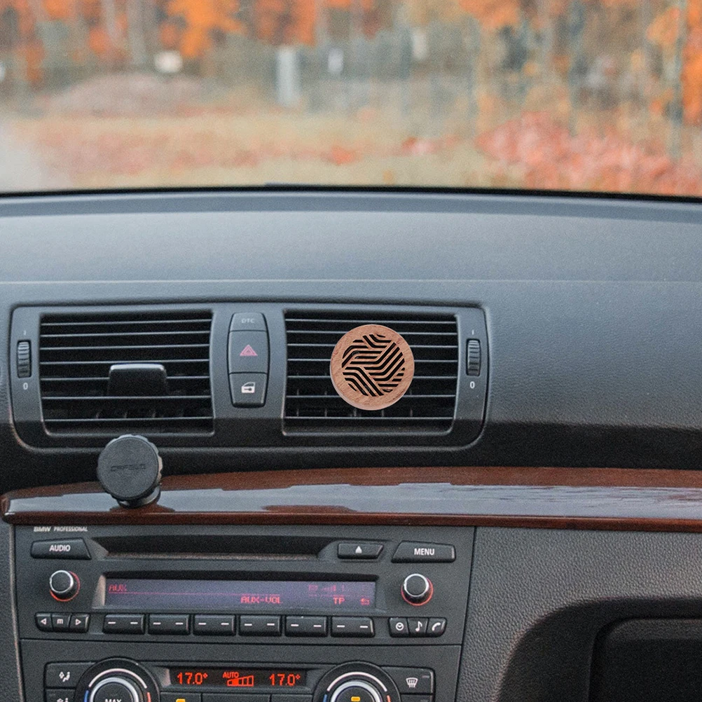 

2pcs Car Diffuser Aromatherapy Air Freshener Essential Oils Mini Portable Oil Decorations Vehicle Vent Clip Fragrance