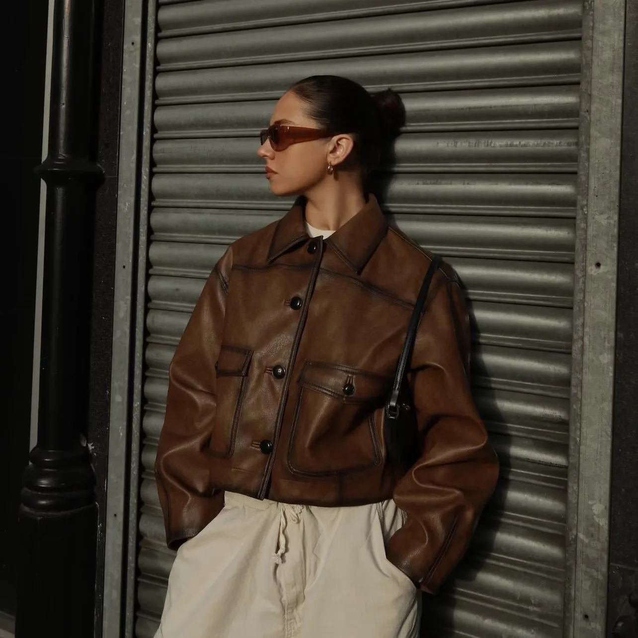 KIDCRKJ سترة السائق للنساء ربيع الخريف المرأة ريترو قصيرة التلبيب سترة جلدية عادية بلون معاطف المرأة بلايز #3