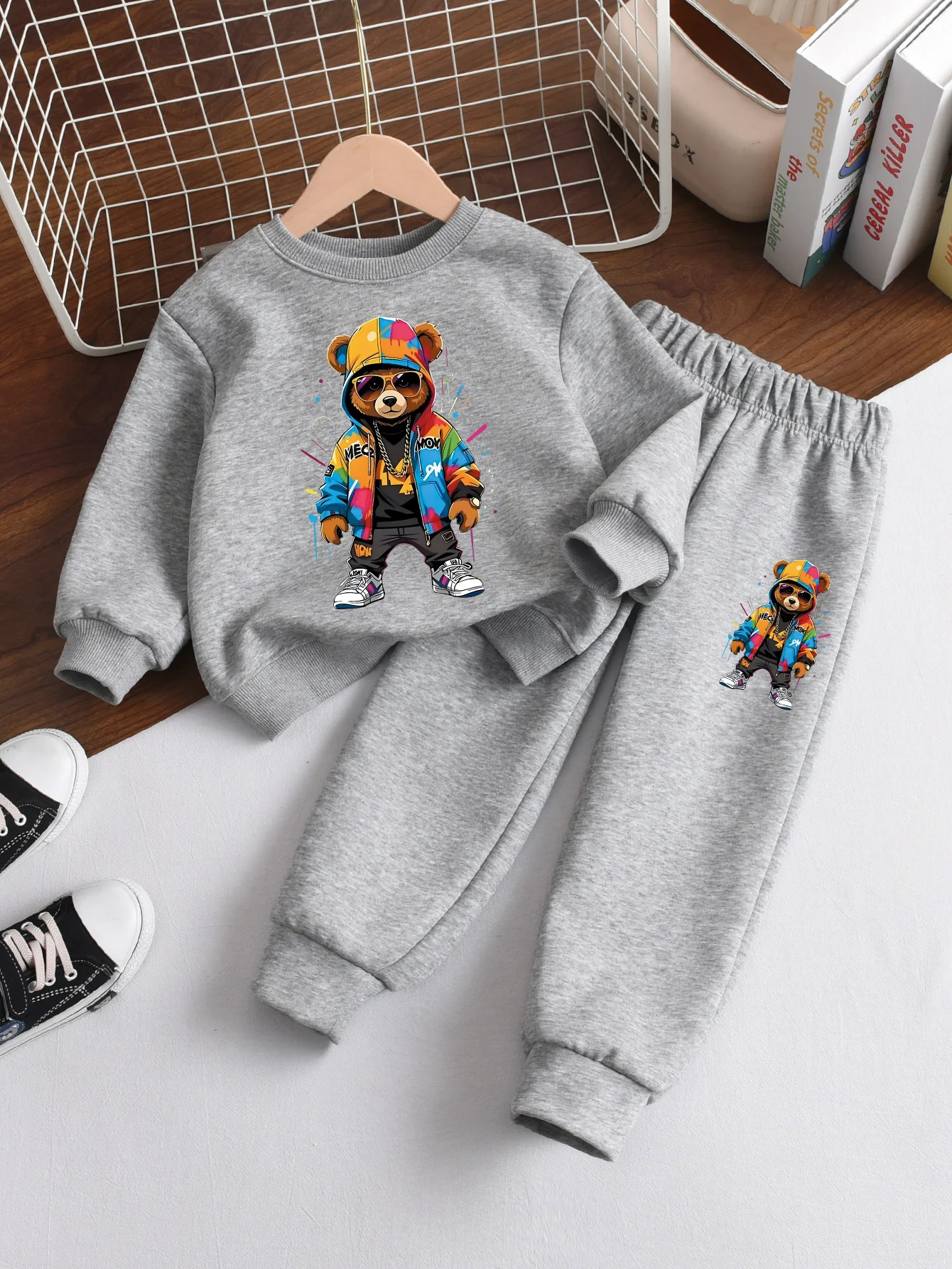 

2pcs boys' fashion set, cool bear printed hoodie and pants, autumn comfortable trendy boys' combination children's clothing