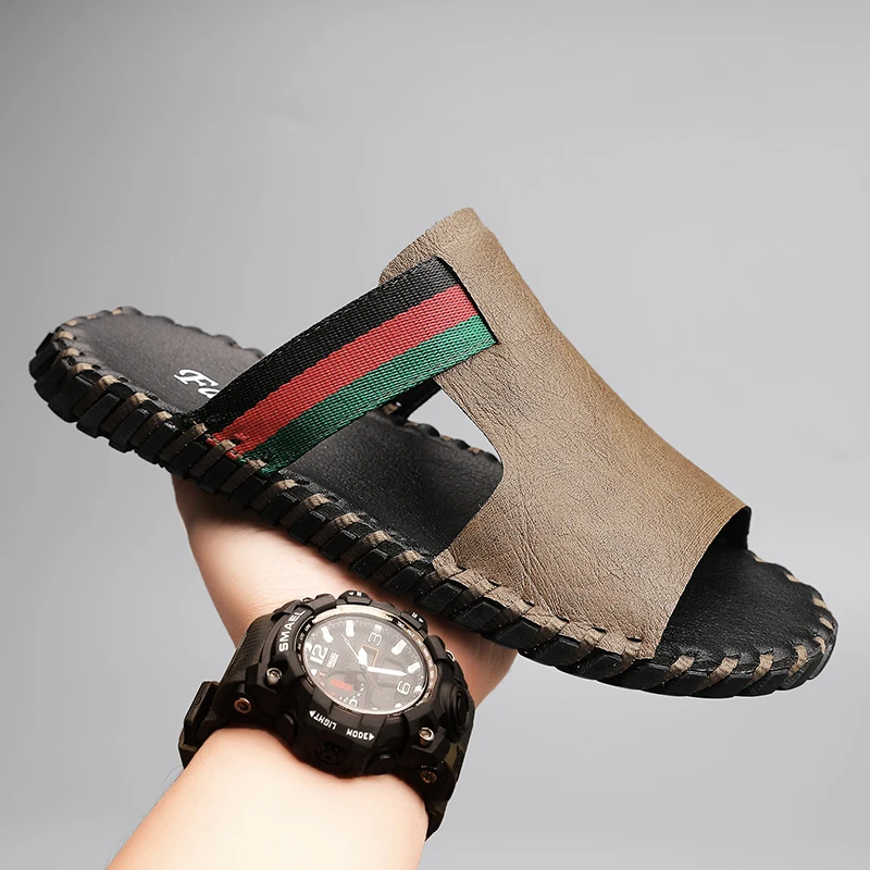 

Super Sized Men's Sandals Classic Leather Slippers 2026 Summer New Soft Soled Black Slippers Lightweight Outdoor Men's Slippers