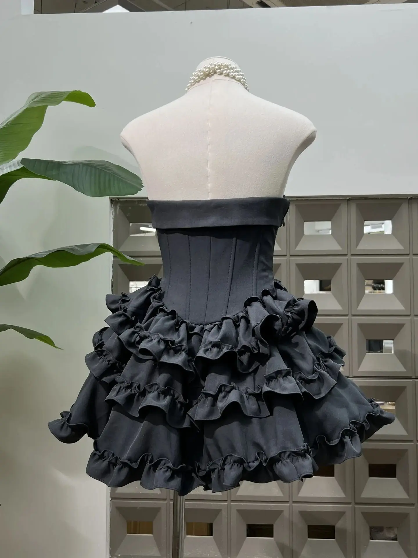 Novo luxo babados design em camadas moda verão bodycon sem alças mini vestidos elegantes femininos formal festa de aniversário clube vestido