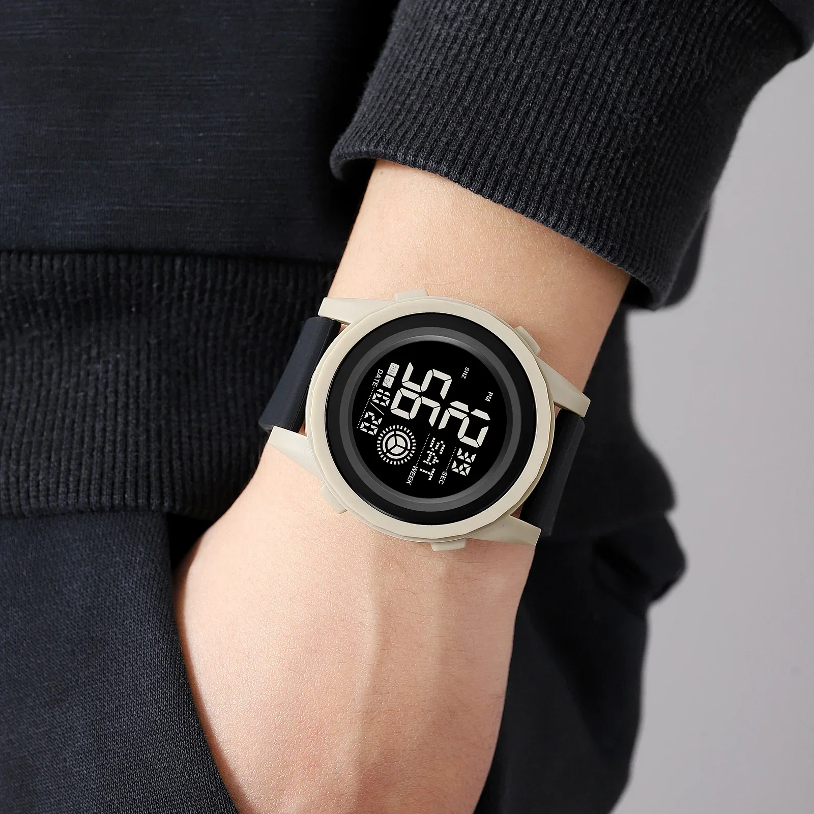 SKMEI 남성용 남성용 백 라이트 스톱워치 시계 5Bar 방수 날짜 알람 시계 야외 군사 카운트다운 스포츠 손목 시계 2082