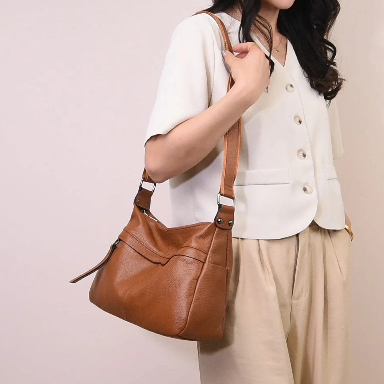 Women's shoulder bag minimalis - đánh giá và giá Luxury Bags On Sales