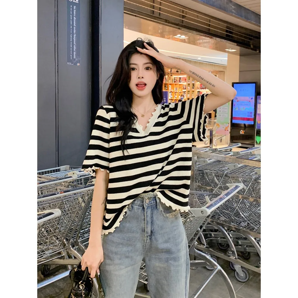Summer New Style Women's Stripe V-neck Short-sleeved T-shirt Casual Loose Fit Ice Silk Fabric Polka Dot  Design Casual Wear