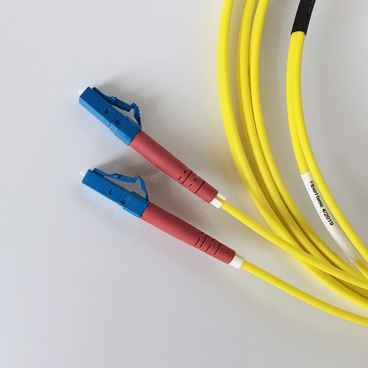 Fiber Optic Cable LC/UPC-SC/APC Indoor Diameter 3.0 mm Single-Mode Dual-Core Optical Fiber Jumper 2M Extension cord