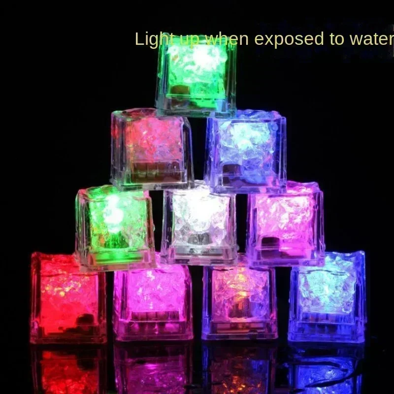 50 قطعة إضاءة مقاومة للماء مكعبات الثلج تضيء مكعبات الثلج قابلة لإعادة الاستخدام وامض توهج مكعبات الثلج السائل الاستشعار متوهجة مكعبات الثلج للمشروبات