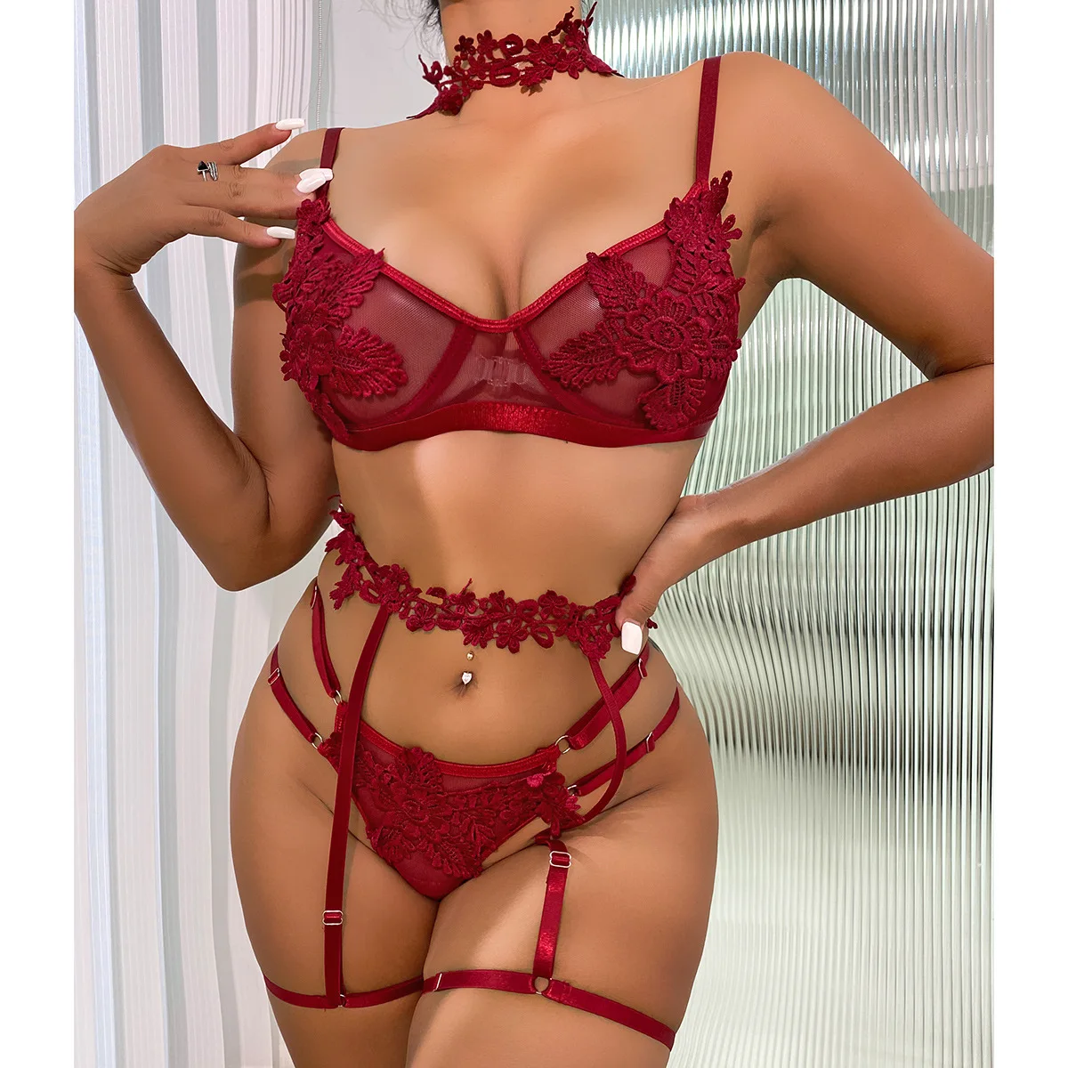

Hot New Water Soluble Lace Netting See tough with Steel Ring Garter Belt Underwear Four Piece Set Summer Ladies Innerwear