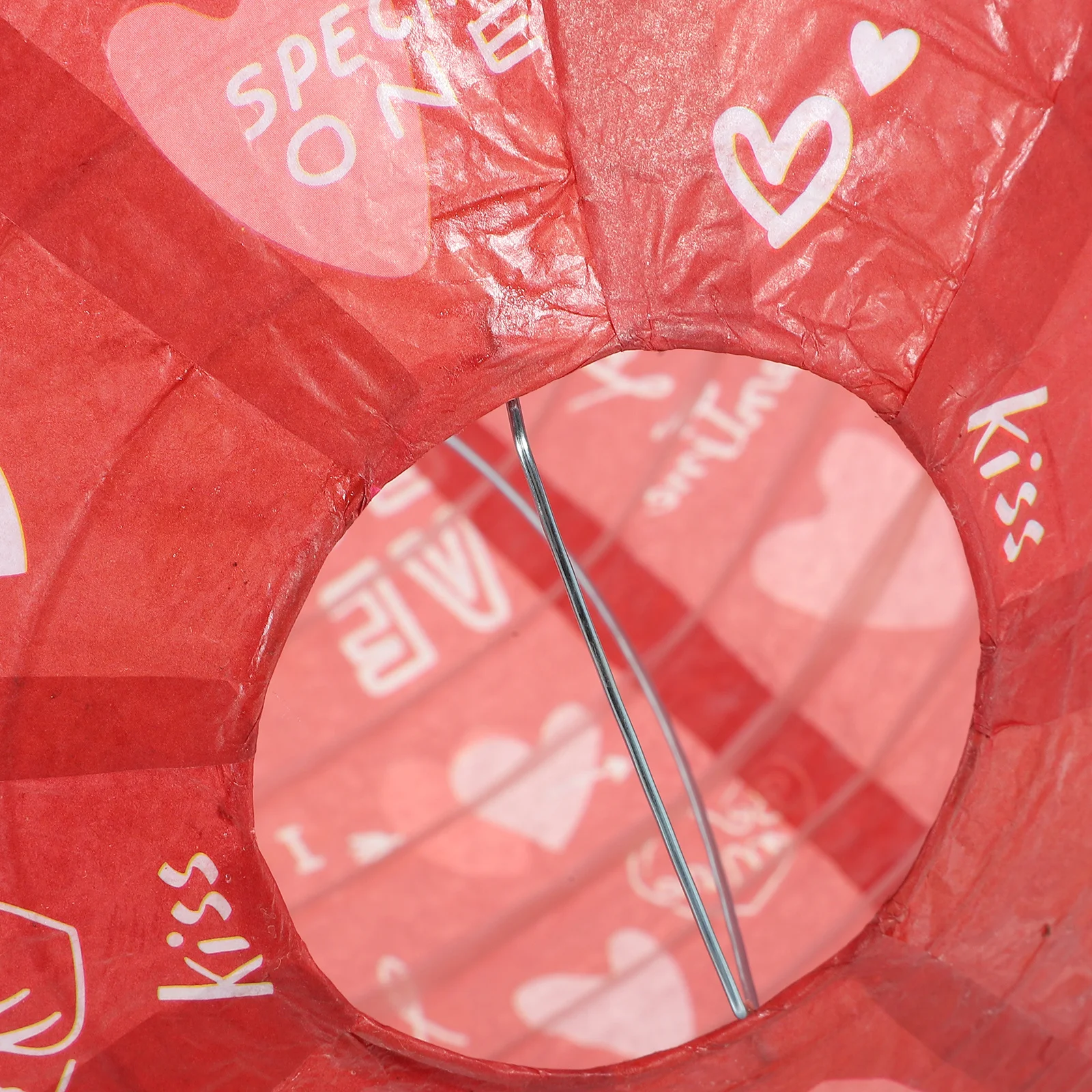 

2Pcs Valentine's Day Hanging Heart Lantern Decorative Paper Lantern Romantic Party Decoration Lightweight Portable Reusable