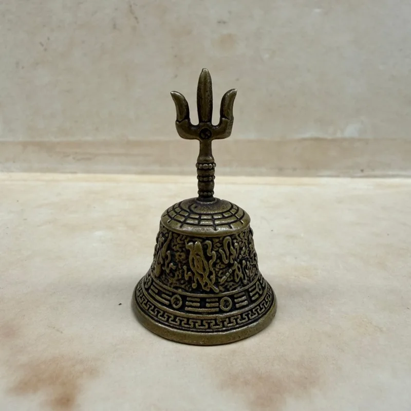 Antiqued brass thickened Vajra three-pronged ornament, Tai Chi hand-cranked San Qing bell, home decoration craft