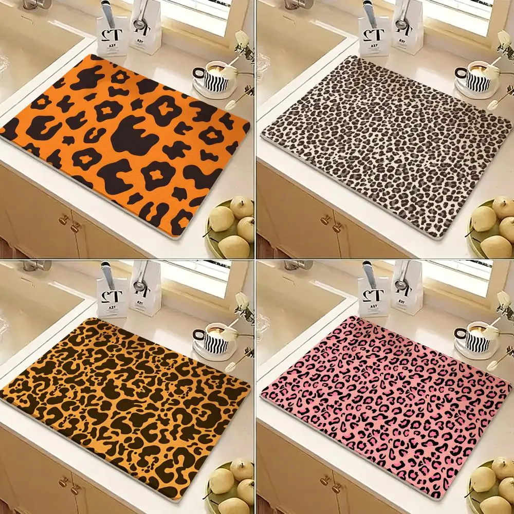 leopard print Floor Mat Diatomite Floor Mat Fast Drying Odor Resistant Non Slip Bath Kitchen Mat
