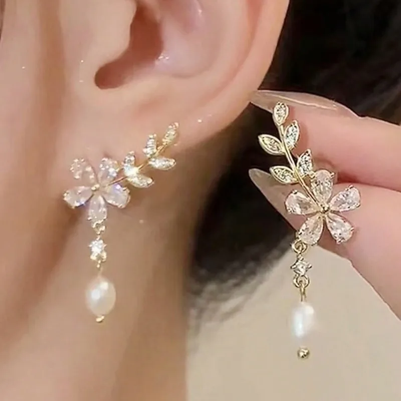 

Korean Fashion Flower Earrings Shiny Leaf Zircon Imitation Pearl Drop Earring Bridal Wedding Jewelry