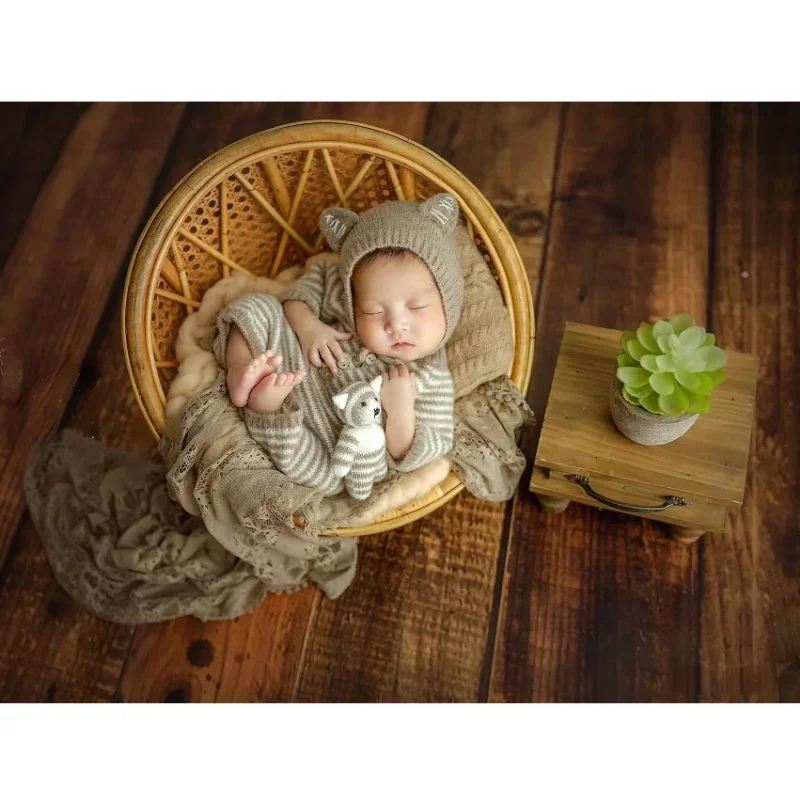 Handwoven Rattan Shooting Basket With Soft Cushion Retro Studio Posing Chair For Indoor Portrait Photography Scene Layout Prop