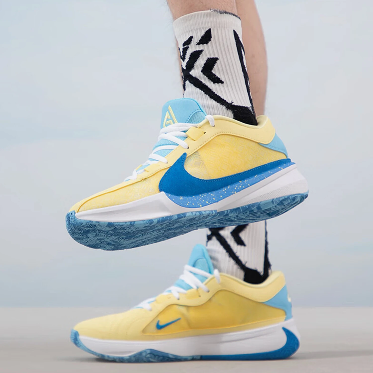 

Официальные мужские баскетбольные кроссовки Nike ZOOM FREAK 5 EP с амортизацией и износостойкой подкладкой DX4996-700