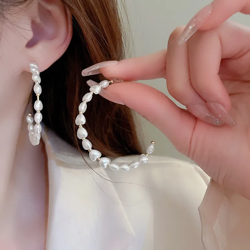 Trending French Imitation Pearl Heart Hoop Earrings New In 2023 Fashion Jewelry Party Girls Personality Chunky Korean Earrings