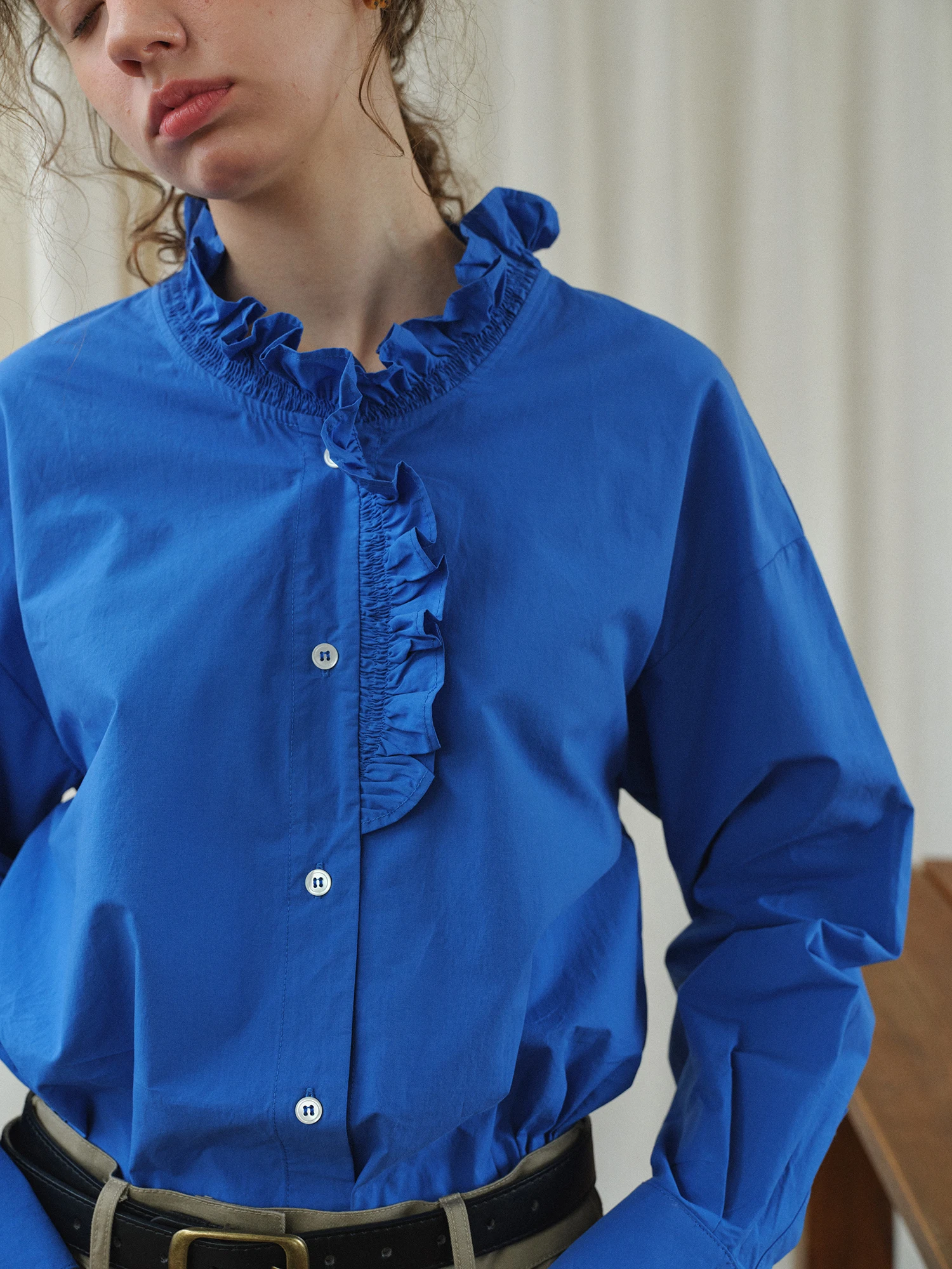 

Retro Klein Blue Long Sleeve Loose Cotton Shirt Women's Spring New Design Layered Top Stand Collar Gathered Hem Female Fashion