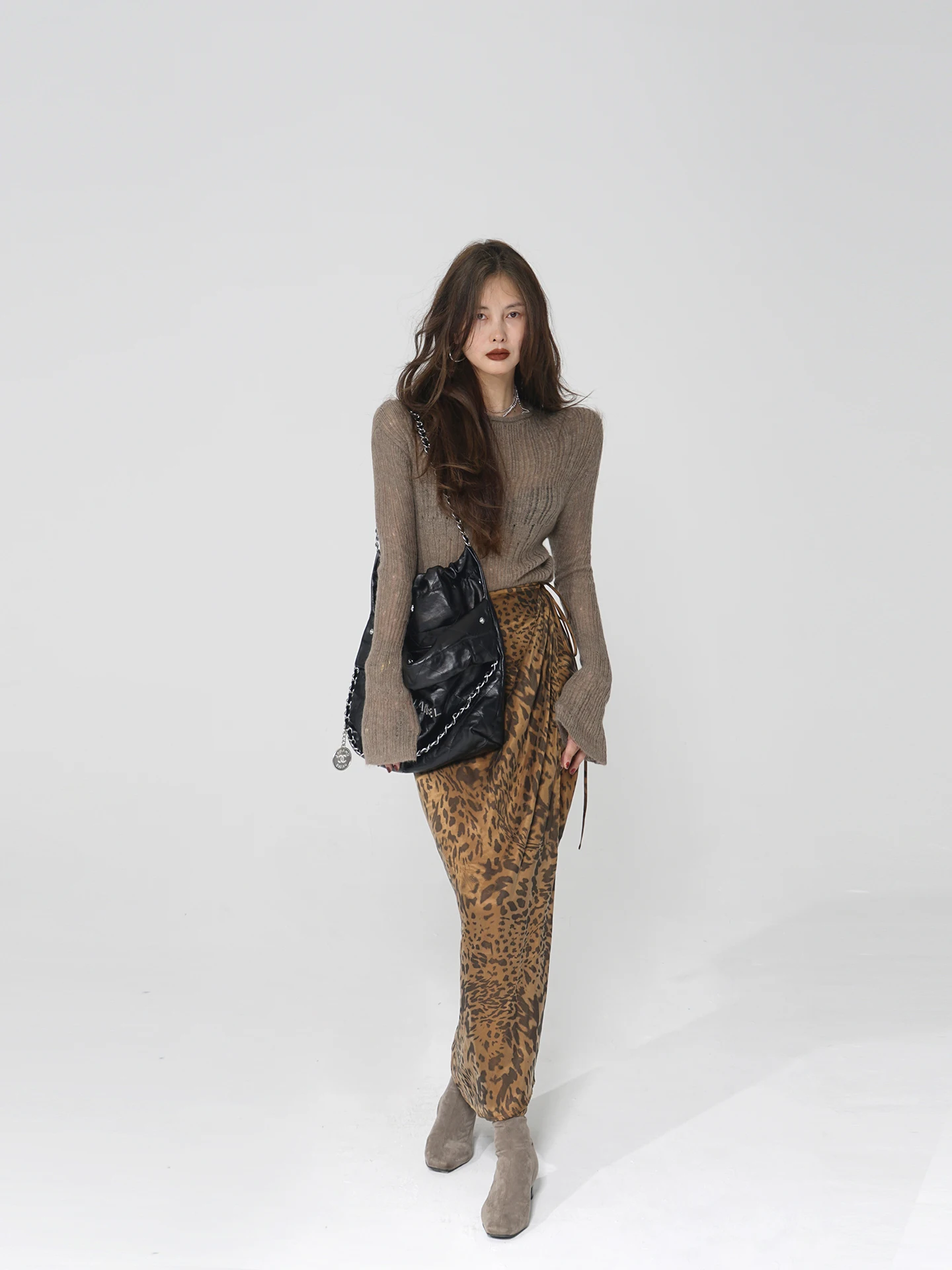 

Женский вязаный топ Akimbo с асимметричным разрезом на одно плечо, свободного кроя, из нейлоновой смеси, для ранней осени, с длинным рукавом