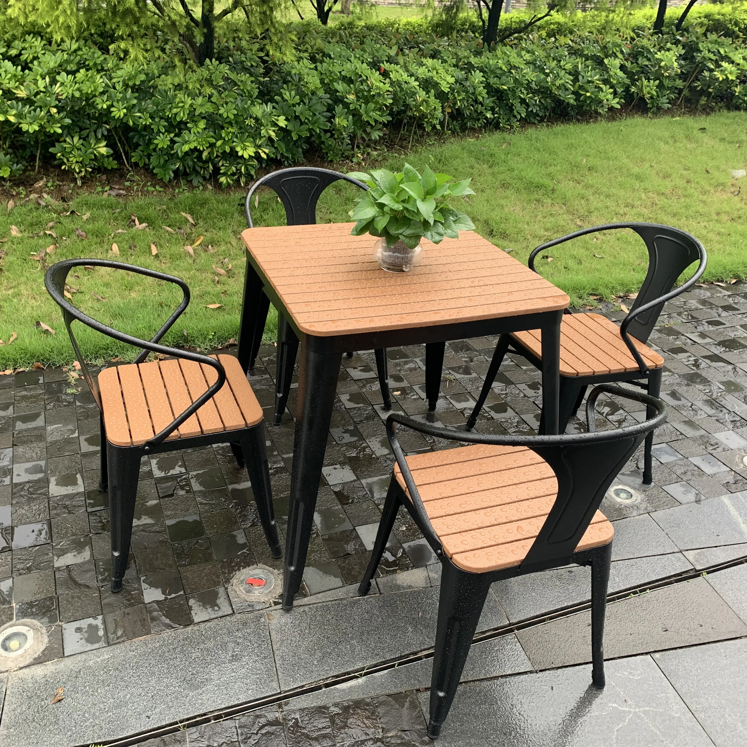 

4 Chairs+1 Table Cafe/bar Garden Furniture Outdoor Set