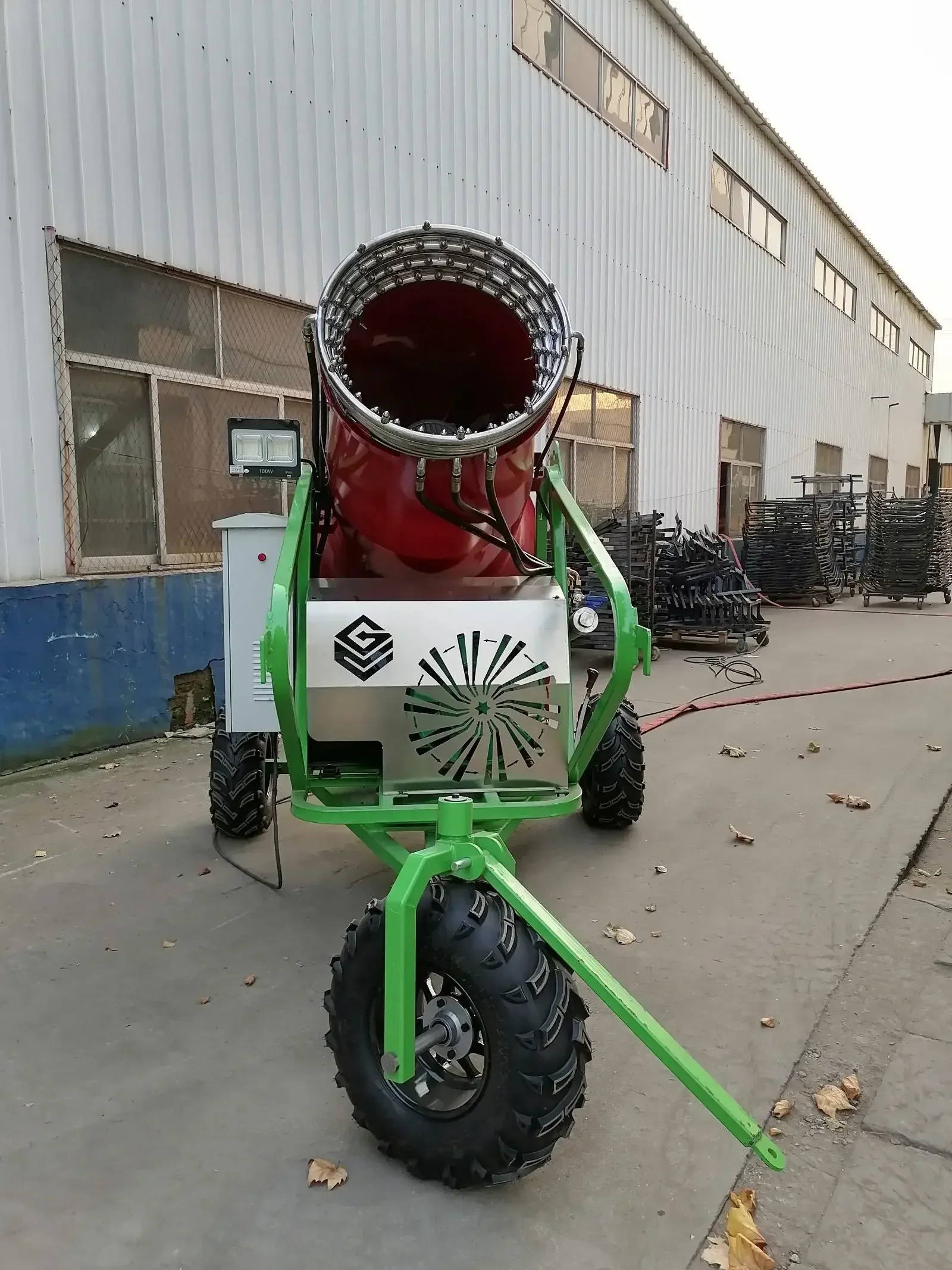 Newly Upgraded Ski Resort Artificial Snow Equipment Automatic Snowmaking Machine Outdoor Ski Equipme
