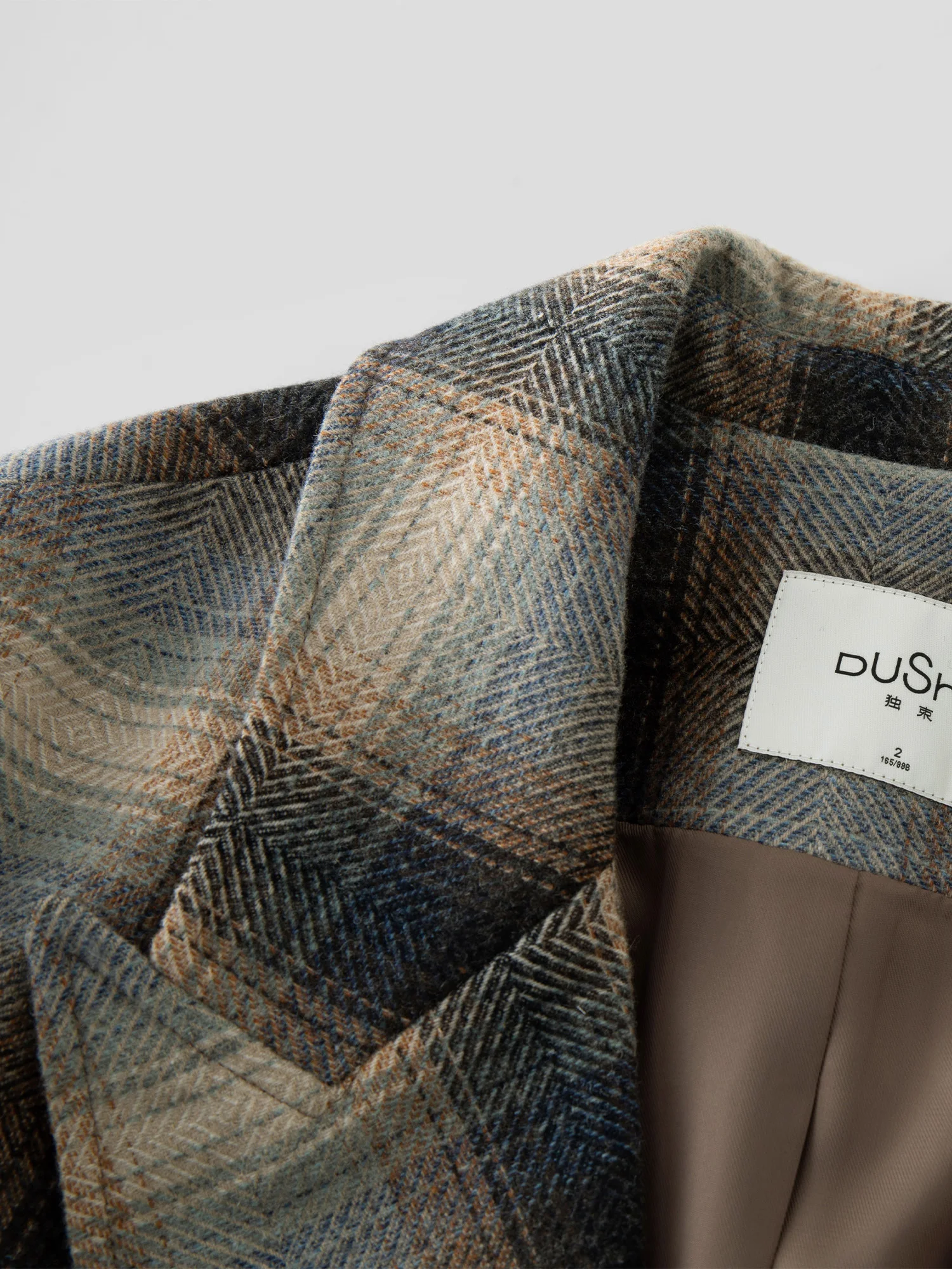 DUSHU 49.5% Wool Women Long Plaid Coats Notched Collar Design Office Lady Winter Blue Brown Plaid Straight Wool Coat 24DS84142