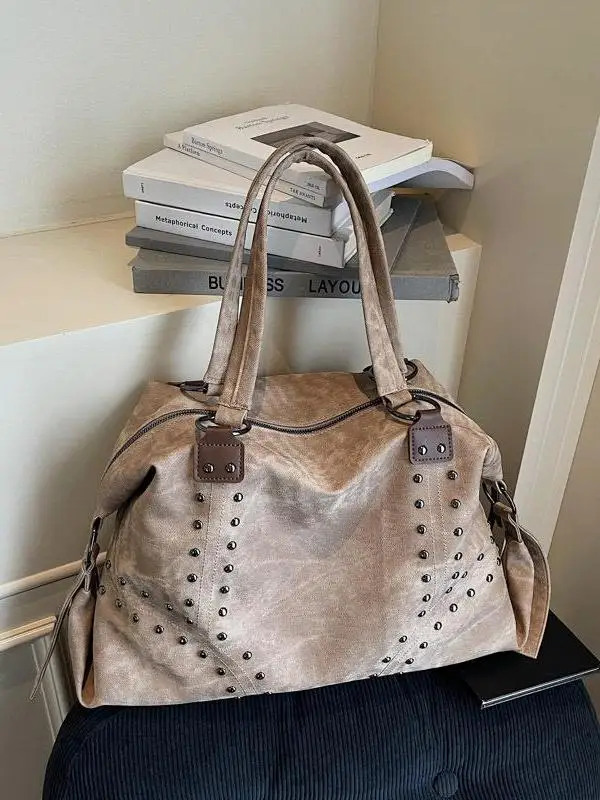 

Casual Commuter Women's Bag Large Capaci Tote Bag Subculture Rivet Single oulder Bag Versatile Underarm Bag for Daily Use
