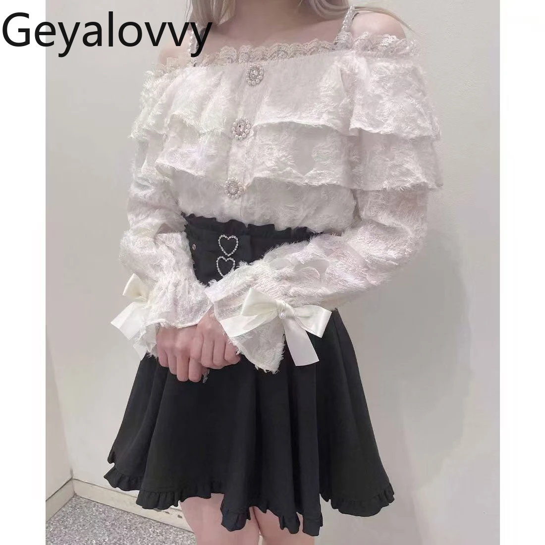 

Rojita женская рубашка с открытыми плечами и длинными рукавами с жемчужным ремешком, осенняя милая универсальная блузка в японском стиле в стиле Лолиты для девочек