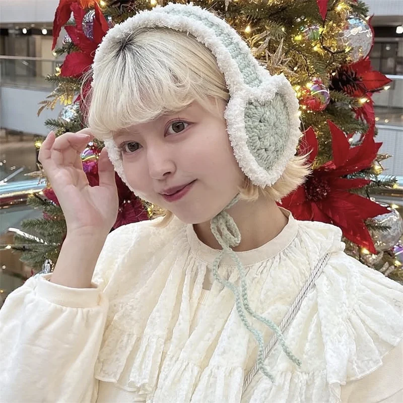 new-handcrafted-crocheted-edge-heart-shaped-ear-cups-for-cross-border-trade-a-creative-gift-for-keeping-warm-in-autumn-and-wint