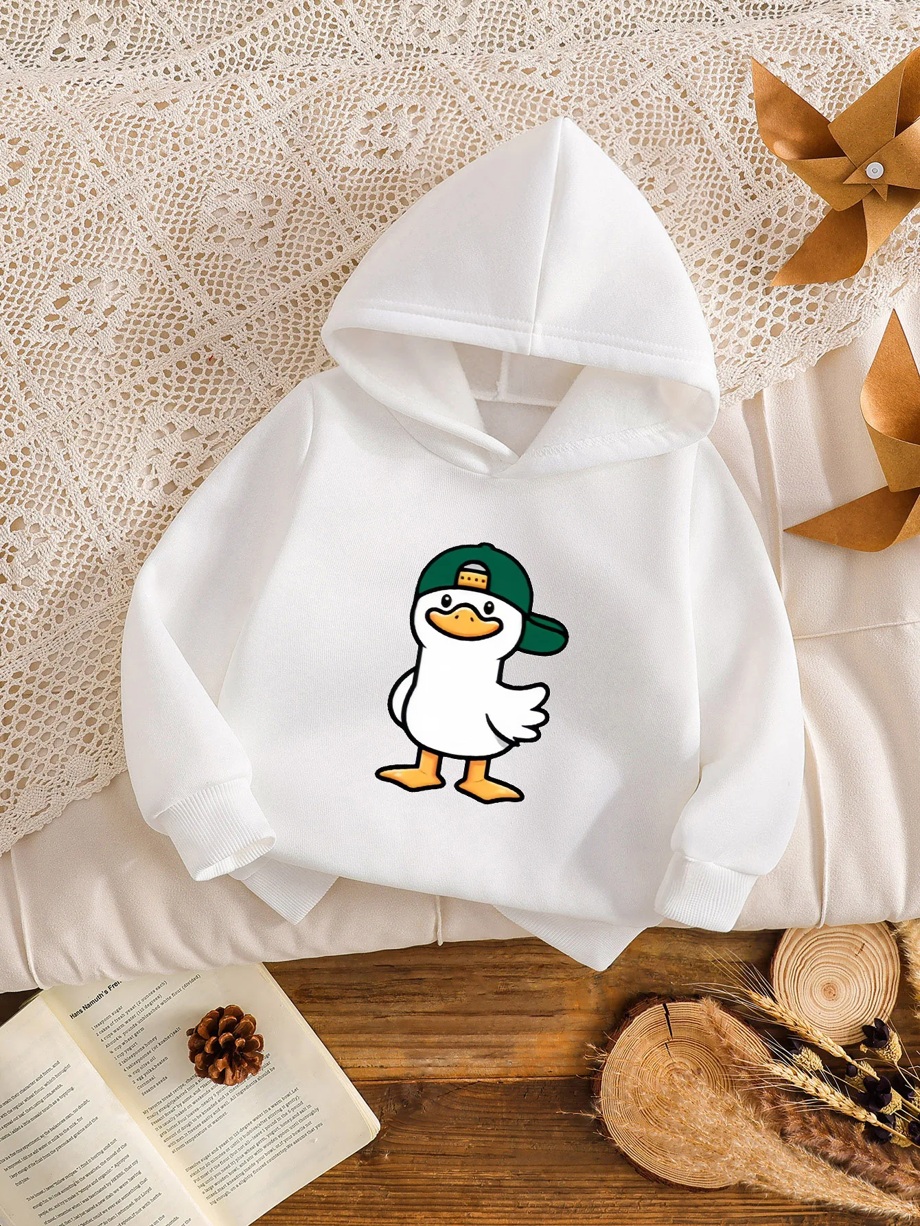 New autumn/winter trendy hooded duck print children's sweatshirt, stylish,comfortable, versatile, and casual for boys and girls.