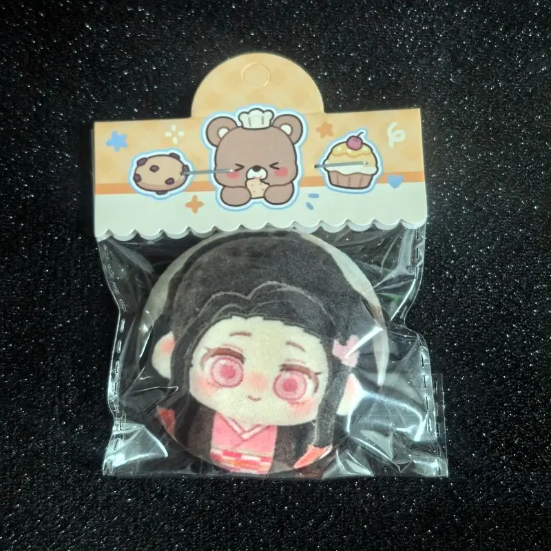 Demon Slayer Cartoon niedliche, bezaubernde Merchandise-Abzeichen, Plüsch-Pins, Schmetterling Shinobu, Muzan, Ichiro, Giyu, Tanjiro Brustpins – Detail 6