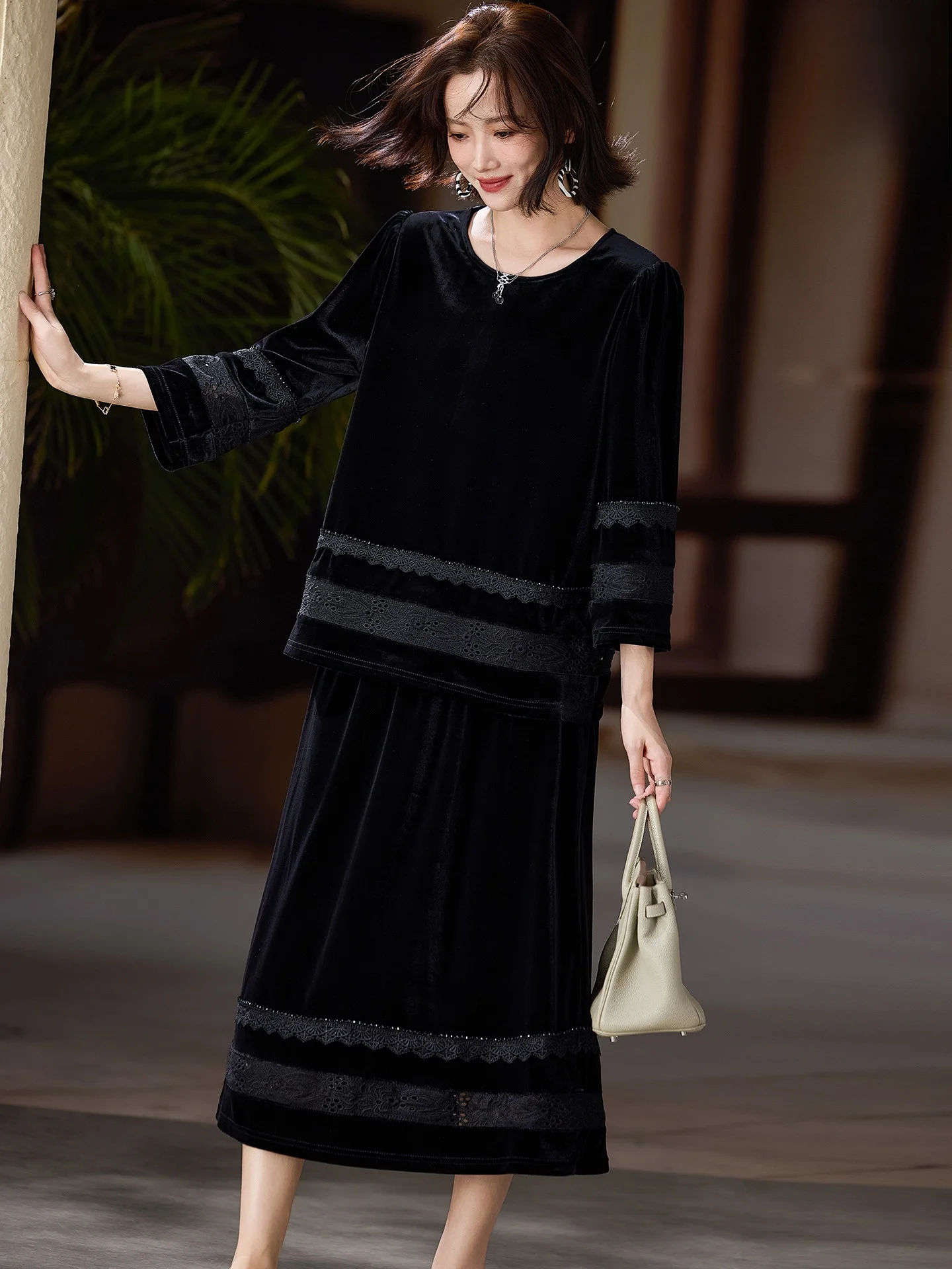 

Новый женский комплект из двух предметов: топ и юбка из велюра (имитация шелка), больших размеров, весенний, повседневный, в уличном стиле, из полиэфирного волокна