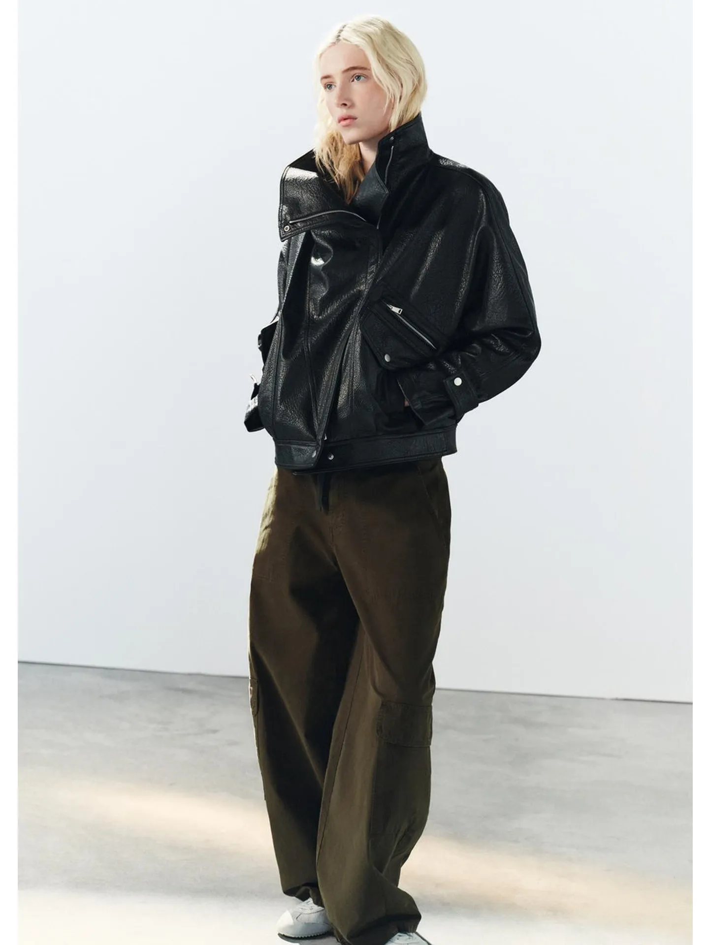 Fall New Women's Biker Style Short Jacket Zipper Shoulder Drop Long Sleeve Stand Collar Polyester Fiber Functional Fashion