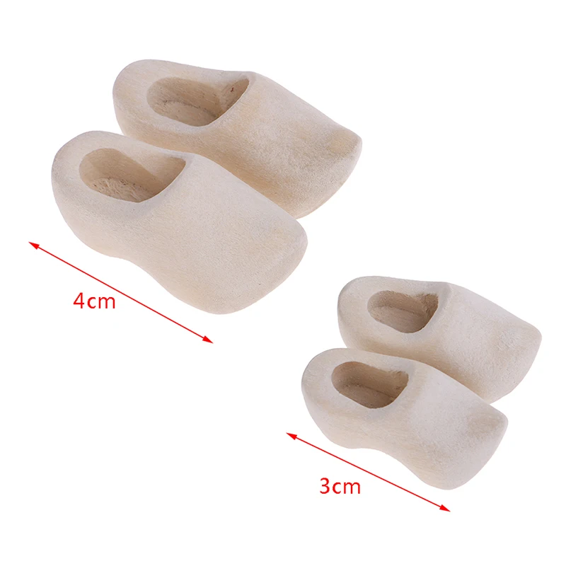 Zapatos de madera en miniatura para casa de muñecas, simulación de escena, modelo de colocación, accesorios de bricolaje, 1/12, 1 par