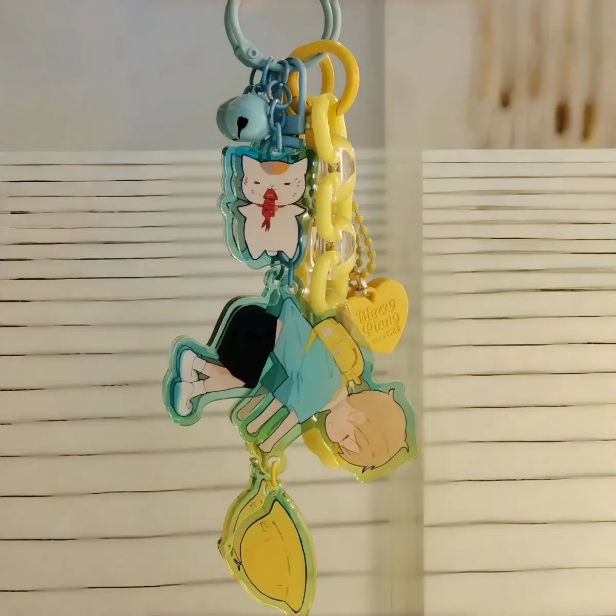 Брелок для ключей женский акриловый с кольцом-подвеской