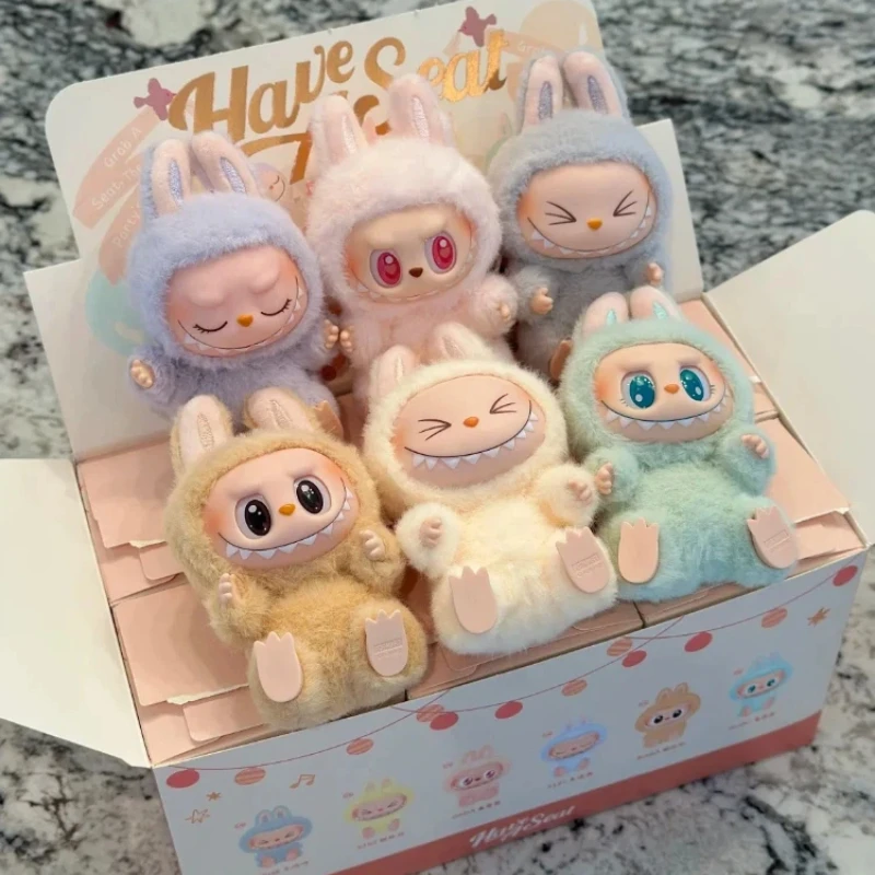 

Оригинальная кукла Labubu от Pop Mart, серия The Monsters Have A Seat, мини-фигурка Labubu Sit, декор для стола, игрушки, подарки, таинственная коробка-сюрприз.