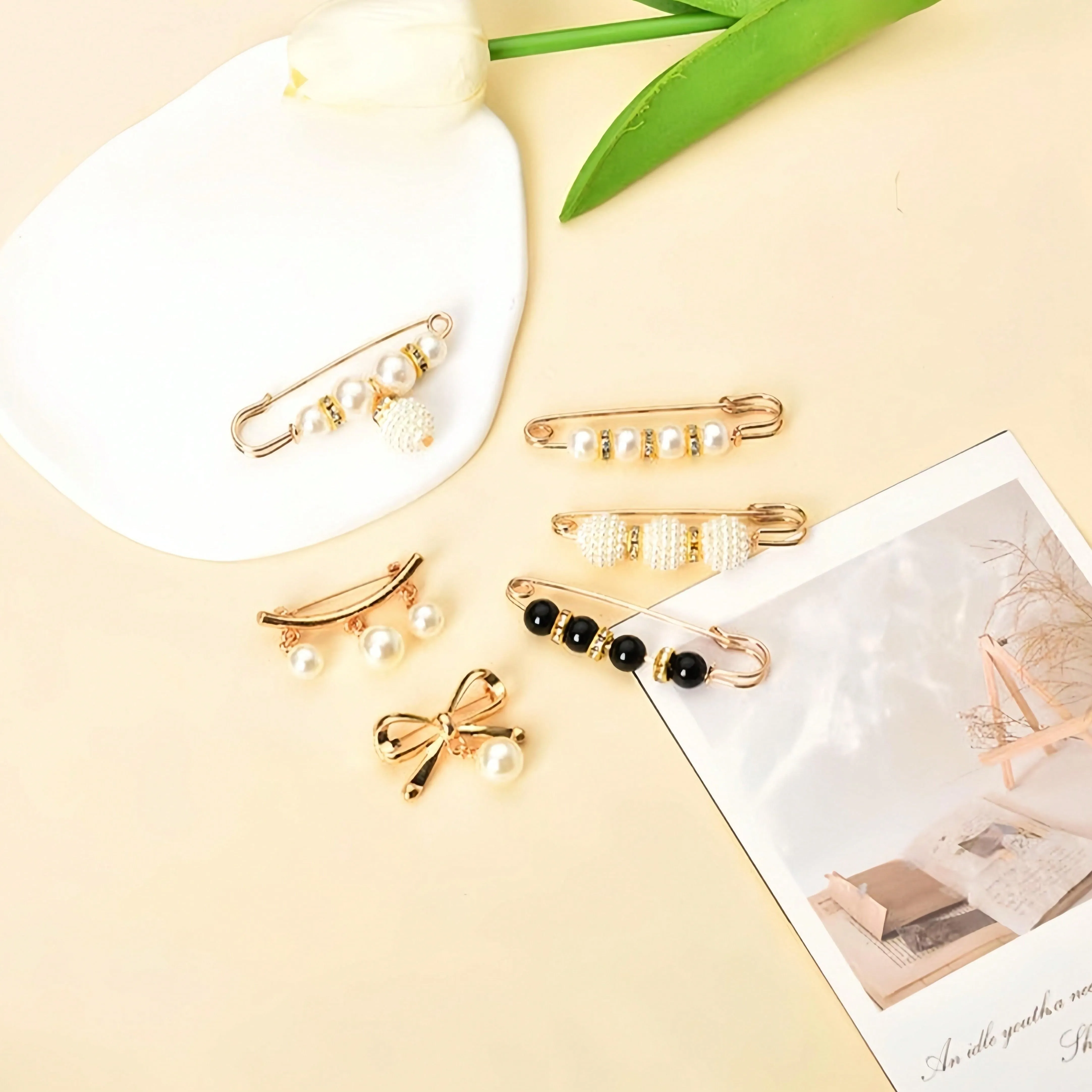 12pcs Double Pearl Brooch Pins Anti-fade Exquisite Elegant Brooches for Women Sweater Cardigan Clip Coat Summer Dress Jewelry