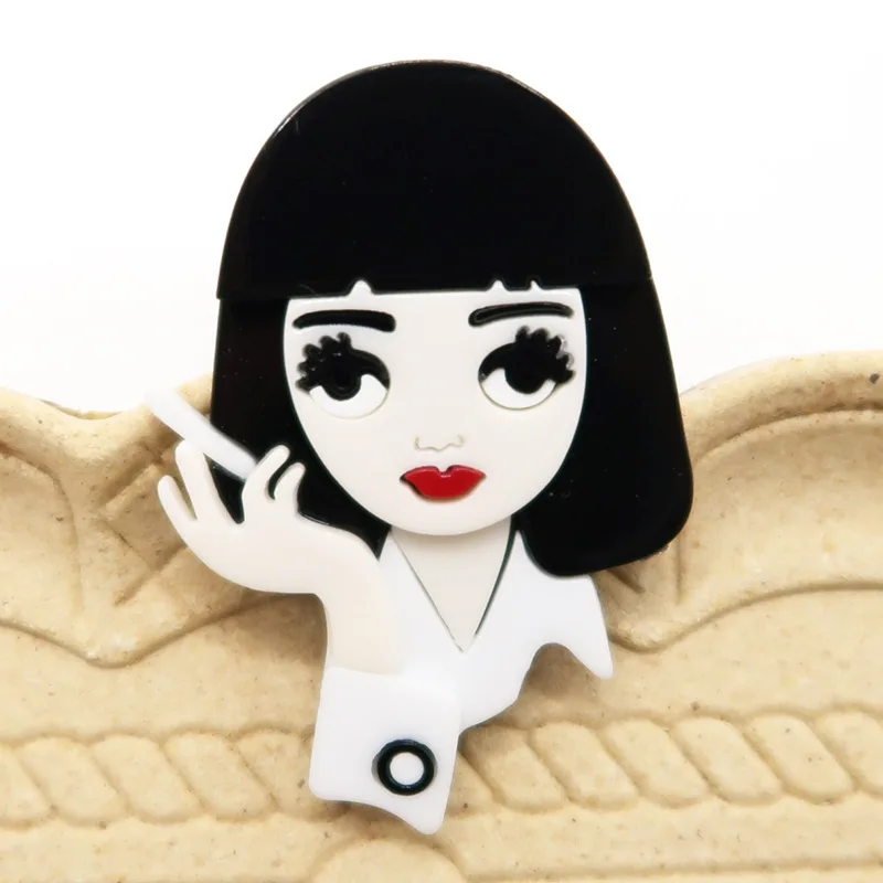 YAOLOGE New 2024 Noble Smoking Woman Acrylic Brooch Personality Original Temperament Bad Woman Portrait Design Brooch