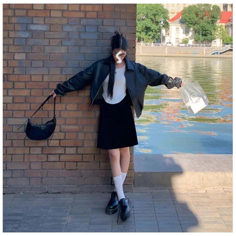 Giacca in pelle da donna nuova top da motociclista retrò corto con cerniera allentata di alta qualità