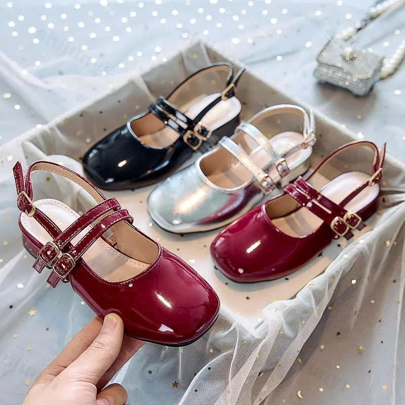 Girl Princess Shoes 2026 Spring Classic Red Mary Jeans High Heels Sandals Buckle Belt Children Lolita Footwear Performance Shoes