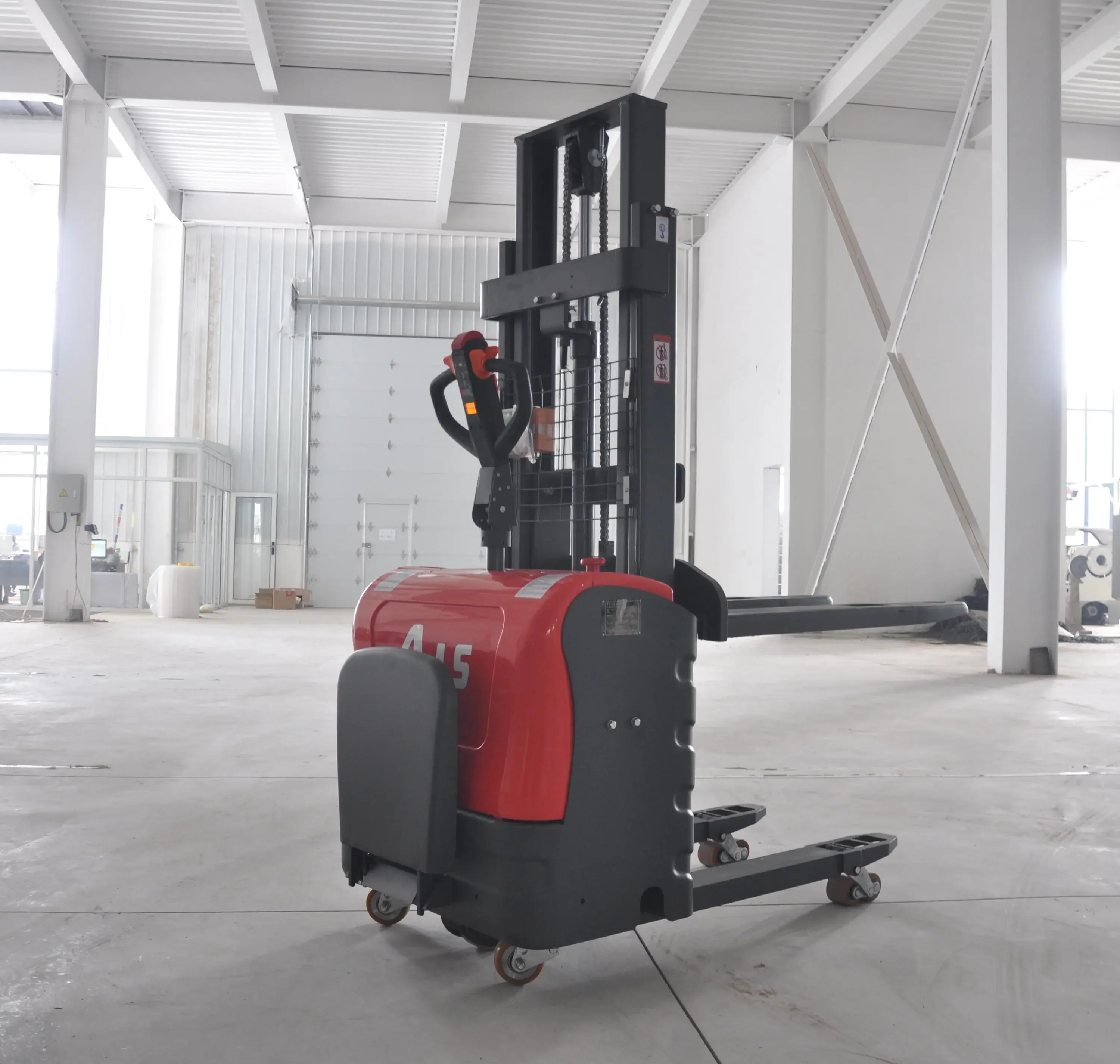 2-Ton electric stacker, portable warehouse handling equipment, with lead-acid battery tray packaging