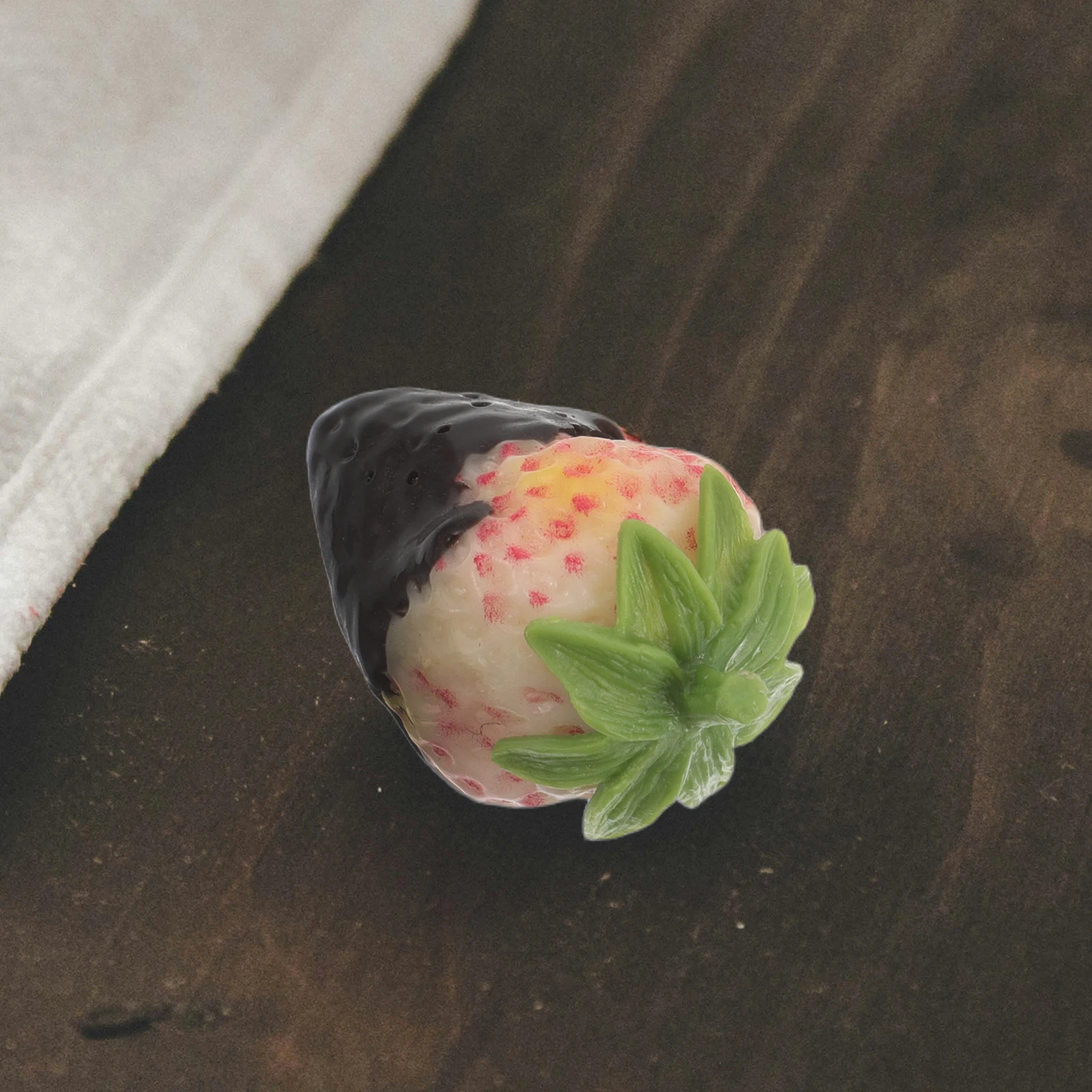 

6 Pcs Simulated Sauce Grass Ornaments Strawberries Artificial Strawberry Fake Fruit Decorations Decorative Faux Prop Pvc Fruits