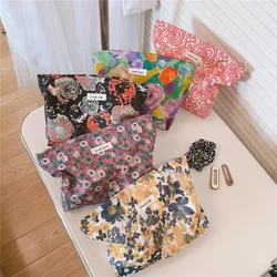 Large Capacity Clutch Cosmetic Storage Bag Vintage Floral Clutch Makeup Bag Women's Travel Toiletry Washing Organizer Pouch