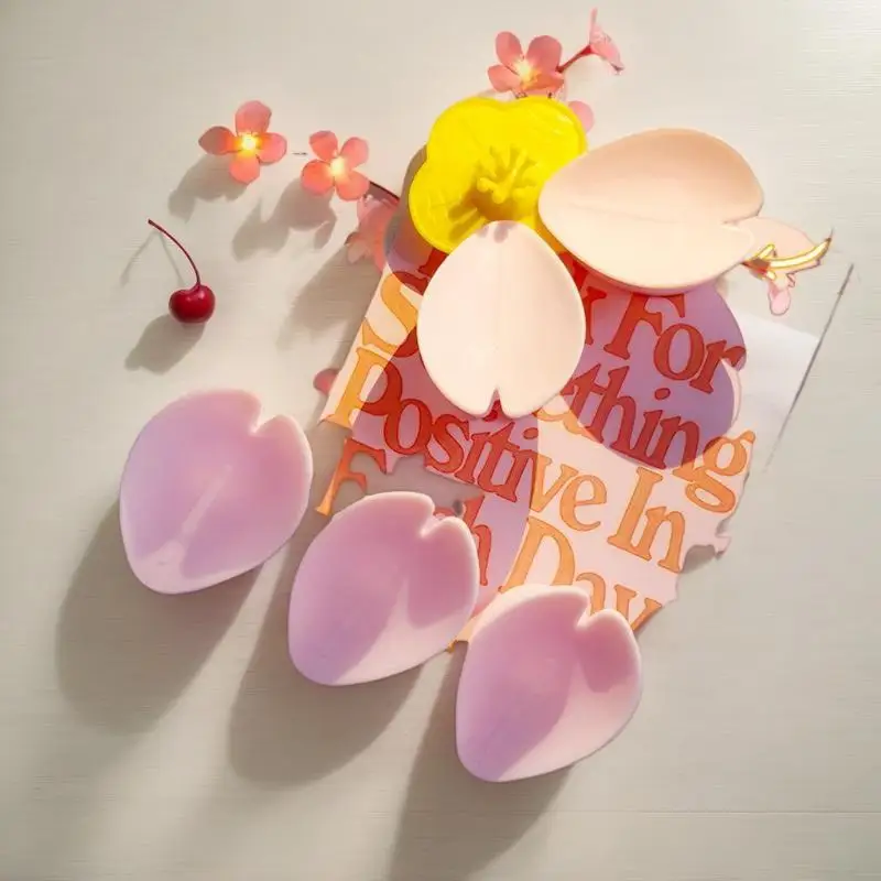 Multifunctional Sakura Magnetic Clip Creative Kitchen Gadget Snack Sealer Food Storage Unique Petal Clip Home Fridge Magnet