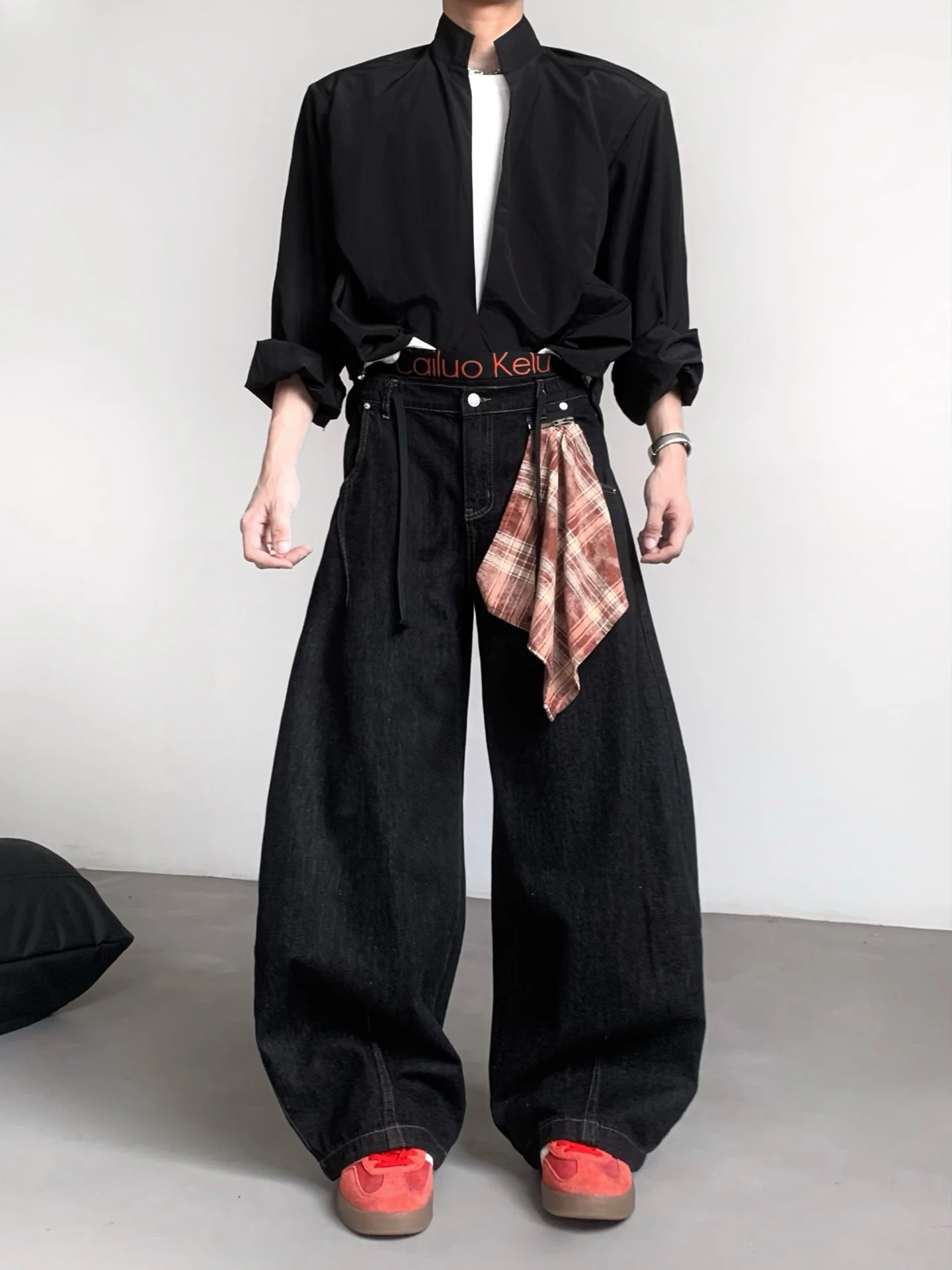 

Мужские джинсы в американском ретро-стиле, свободные, с отстегивающимся шарфом, широкие штанины, слегка расклешенные, дышащие, повседневные, из денима, с эффектом Cleanfit.