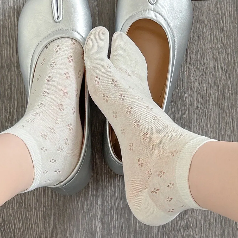 1Pair New Two Toe Toe Socks Thin Material Separate Fingers Tabi Socks Breathable Cotton Hollow Out Socks Summer Season