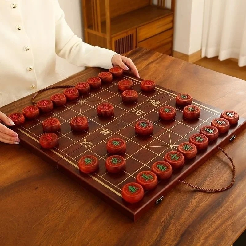 

Китайские подарки премиум-класса, шахматный набор, роскошный складной шахматный диск, портативный шахматный человек из красного дерева, коллекционные предметы высшего качества для развлечений