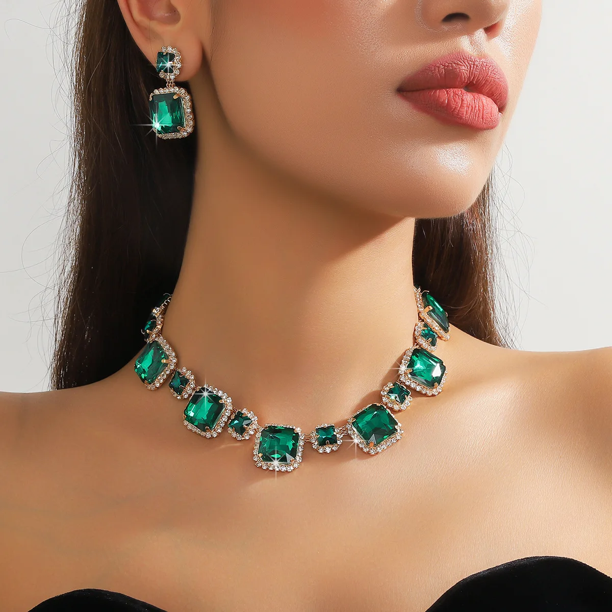 Sparkly Square-shaped Rhinestone Crystal Art Deco Choker Necklace Stud Earrings Set Necklaces Earrings Jewelry Set for Ladies