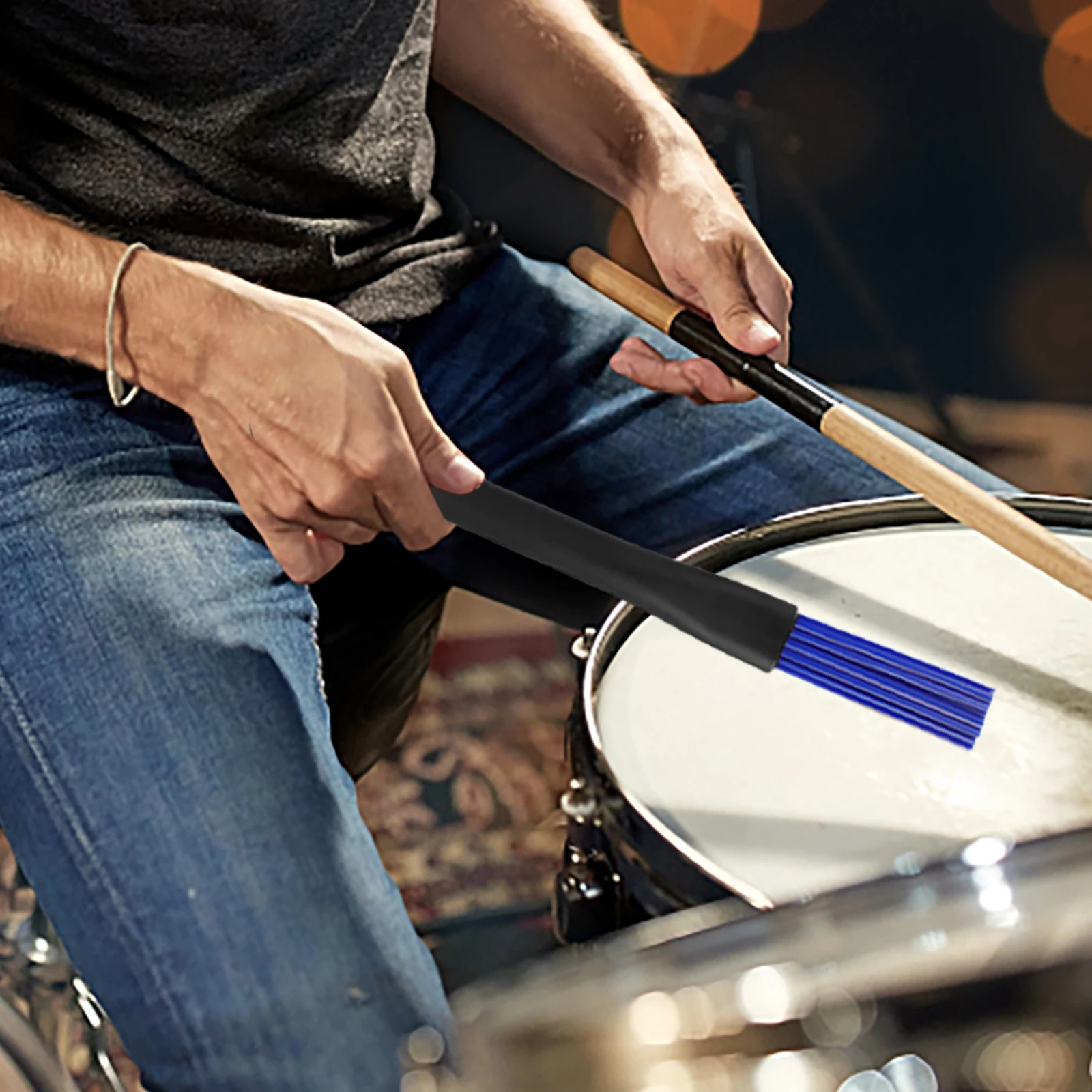 

2Pcs Plastic Drumsticks Drum Brushes with Retractable Function Soft Grip Handle Ideal for Jazz and Band Performance Drum