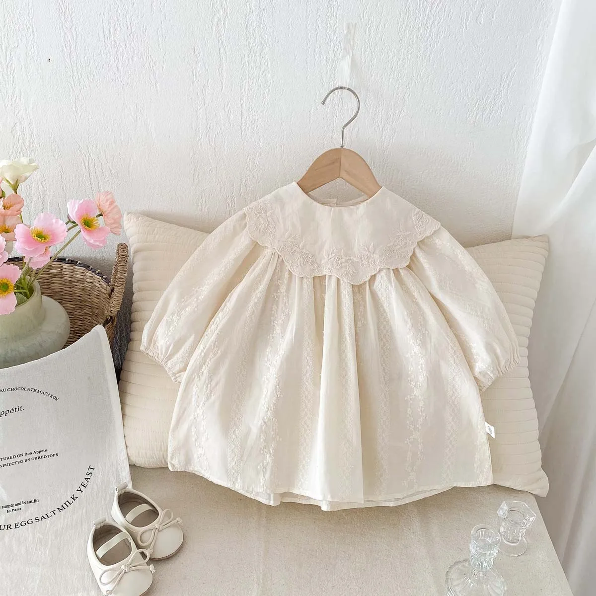 Autumn girl 9 months -6 years old Korean version flower embroidery dress for baby girls, big collar long sleeved princess dress